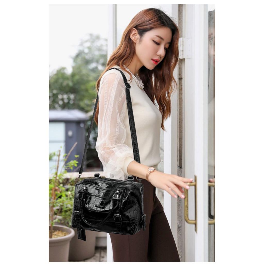 Xeie Thuk Shoulder Bag Women Faux leather Crossbody Daily Commute
