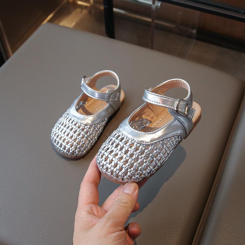 

Girls sandals, children s princess shoes, new summer floral baby soft-soled open-toe shoes, summer style small leather shoes 28 срібний