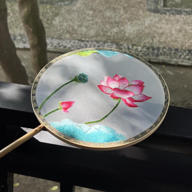 Ventaglio da Palazzo di Suzhou Ricamato su Entrambi i Lati in Stile Antico con Nappa - Ventaglio Rotondo di Bellezza Hanfu Cinese Fatto a Mano