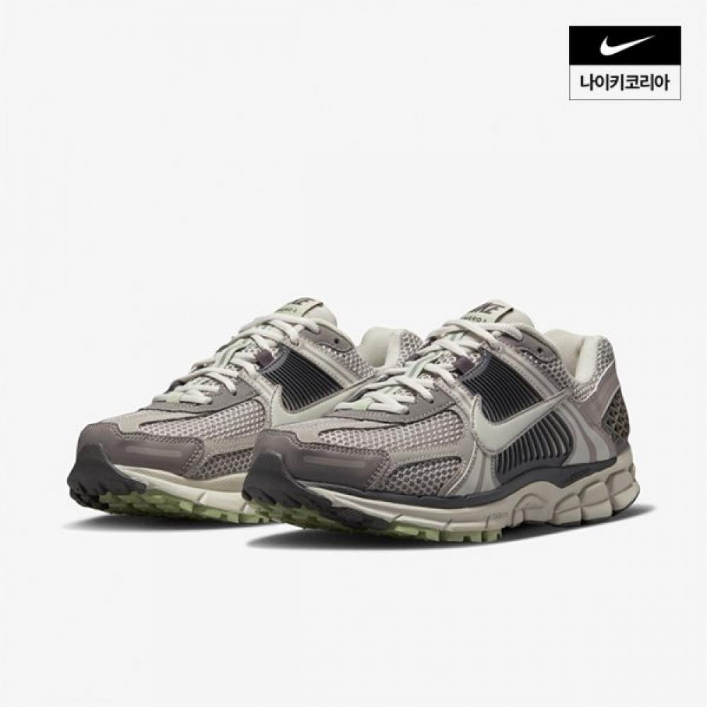 Women S Nike Zoom Vomero 5 Fb8825 001