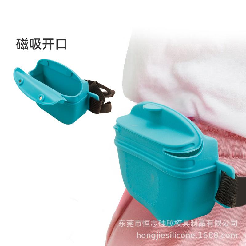 Silicone Pet Snack Bag: Portable Waist Bag for Outdoor Training