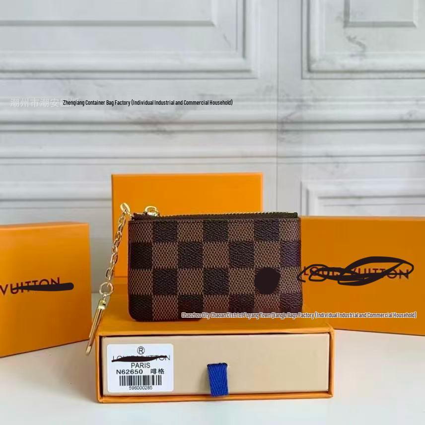 

Elegant Minimalist Leather Wallet & Key Holder with Zipper and Buckle