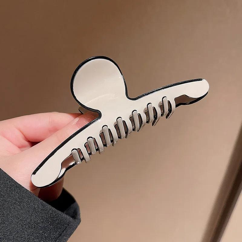 Chic Elegant Black White Acetate Geometric Hair Claws for Women Poluplar Crab Shark Catches Acrylic Clips Korean Accessories