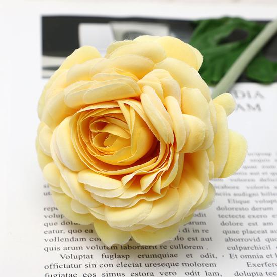 2-köpfiges künstliches Kamelien-Blumenarrangement Realistische Seiden-Kunstpflanze für nordische Wohnzimmer-Dekoration Elegantes Geschenk für Pflanzenliebhaber