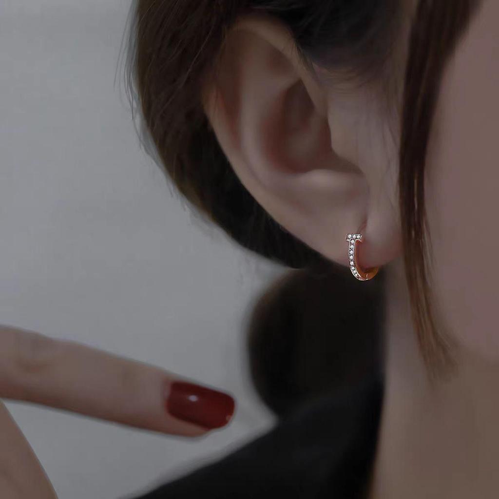 Tvarované zirkonové náušnice - Dámský minimalistický kruhový design s prémiovým stylem a univerzální přitažlivostí