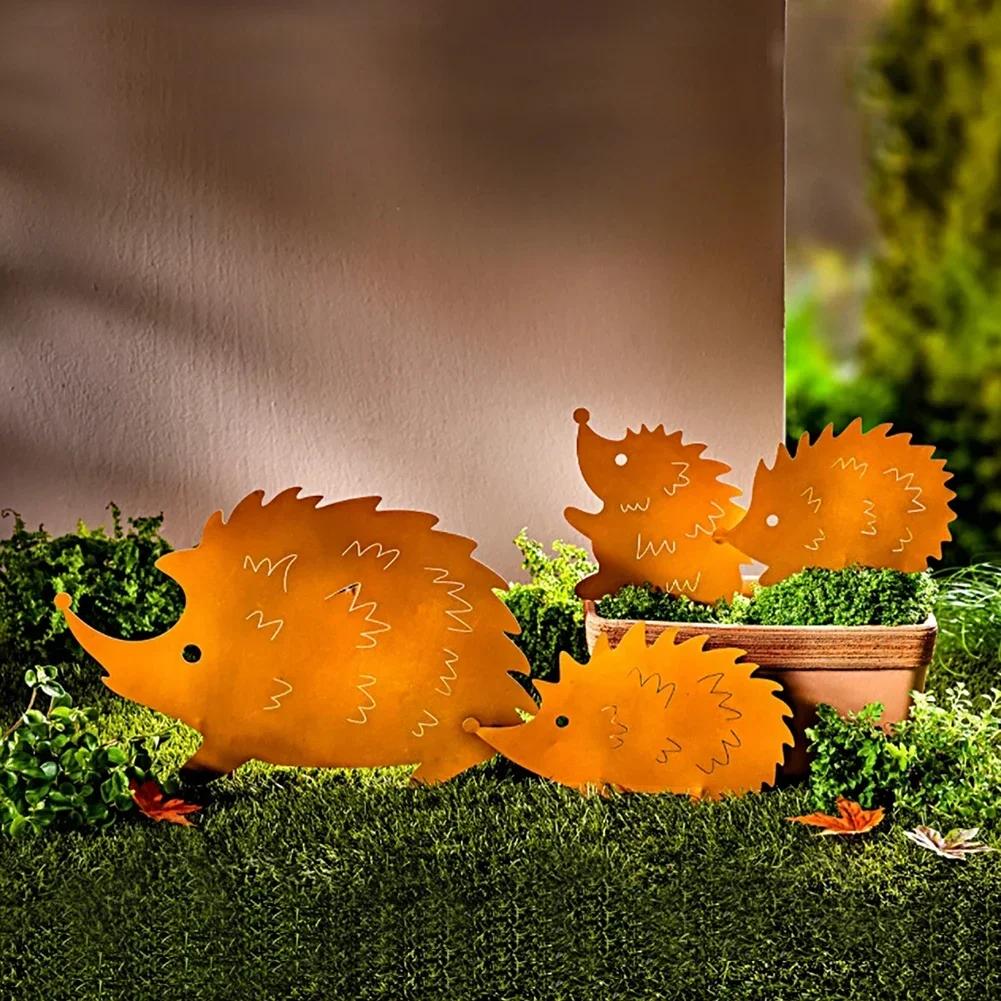 Balcony Garden Autumn Decor Stakes Garden Hedgehog Figures Eye-catching Gradual Rusting Process Rusty Appearance