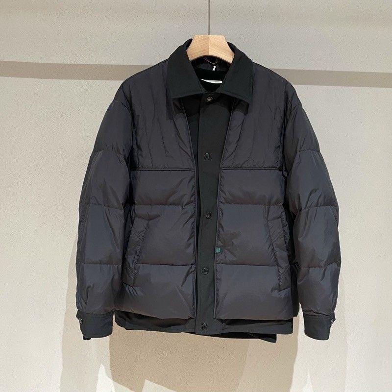 

Мужская модная утолщенная зимняя пуховая куртка 2025 - Короткая, теплая, красивая, с лацканами в японском стиле, дизайн под двойку. 3XL (150-165 kg) чёрный