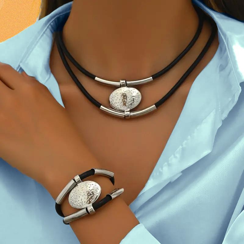 Bohemian Retro Silver Oval Pendant Necklace & Bracelet Set - Versatile Women's Jewelry