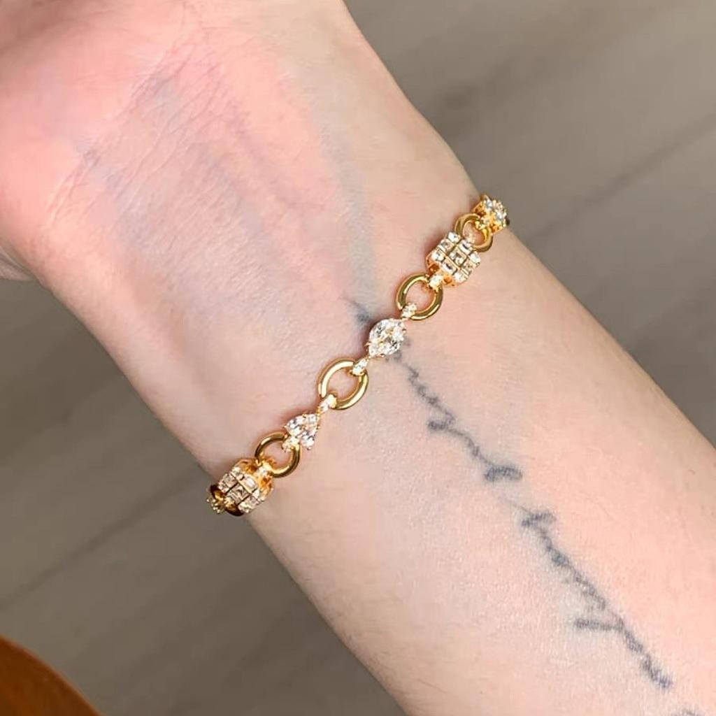 Old Money Stil~Französisch-stiliges ineinandergreifendes Diamant-OT-Schnallen-Armband für Damen, leichter Luxus, Nische, exquisit, High-End, gespleißter Schmuck