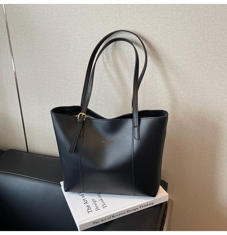 

Large-capacity bag women s 2025 new high-end college student class shoulder bag women s portable commuter tote bag