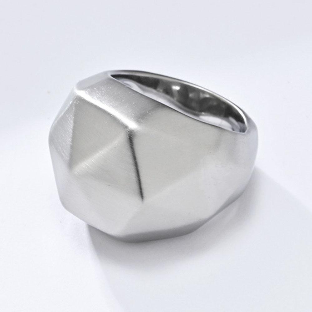 Exaggerated Geometric Cutting Ring for Women Fashionable and High-end Light Luxury Temperament Hand Jewelry