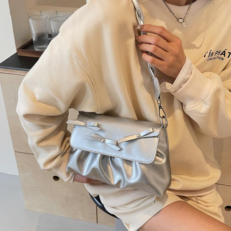 2025 Summer New Trendy Korean Version Fashion Simple Baguette Women's Shoulder Underarm Bag Diagonal Span Cloud Fold Bag
