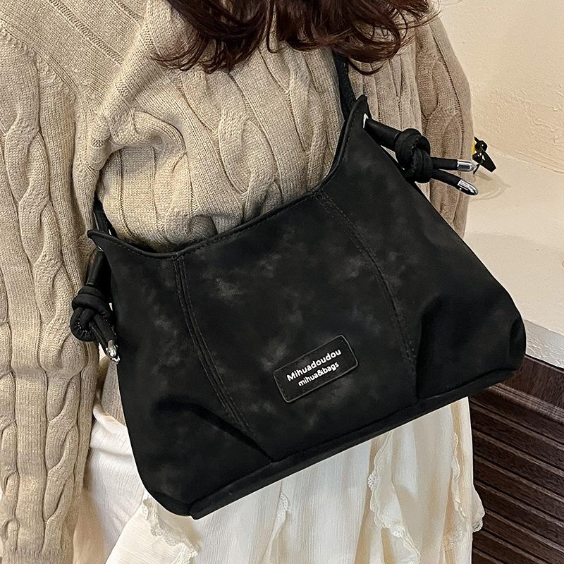 French Retro Fashionable Foreign Style Messenger Bag Women's 2025 Autumn New Simple Casual Simple Simple Shoulder Bag