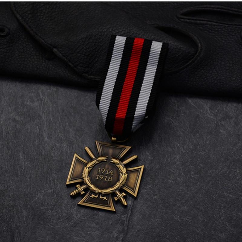 Réplica 1914-1918 Hindenburg Cruz Emblema Medalha Cópia Medalha Emblema Filme Adereços