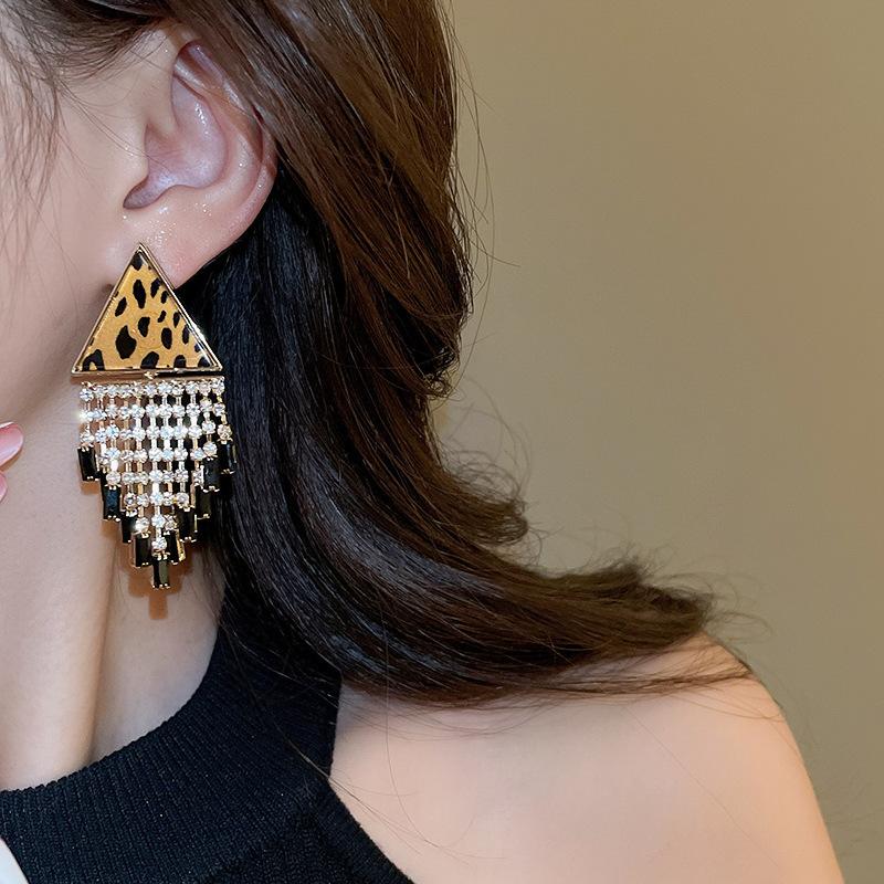 European and American Black Diamond-encrusted Butterfly Flower Fringed Earrings Temperament Earrings Light Luxury Earrings Women