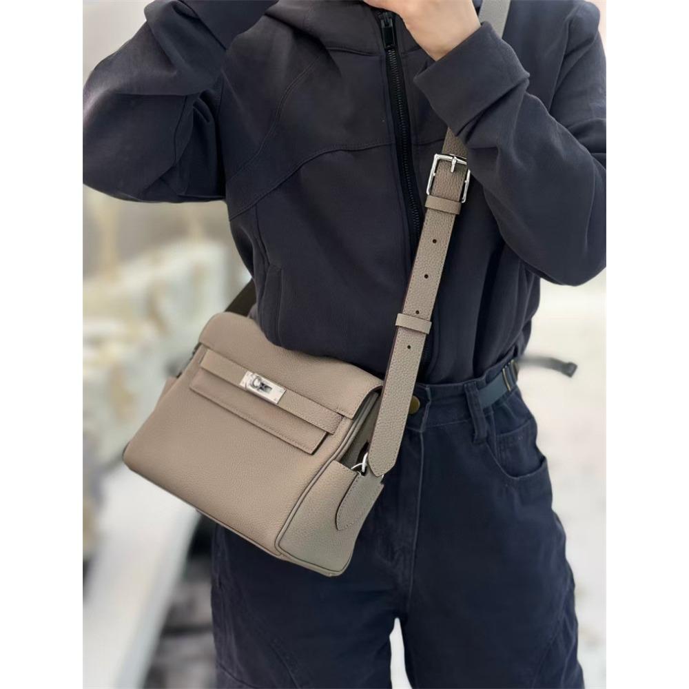 The first layer of cowhide TOGO cowhide KL bag women's versatile retro mailman bag spring senior feeling shoulder messenger bag