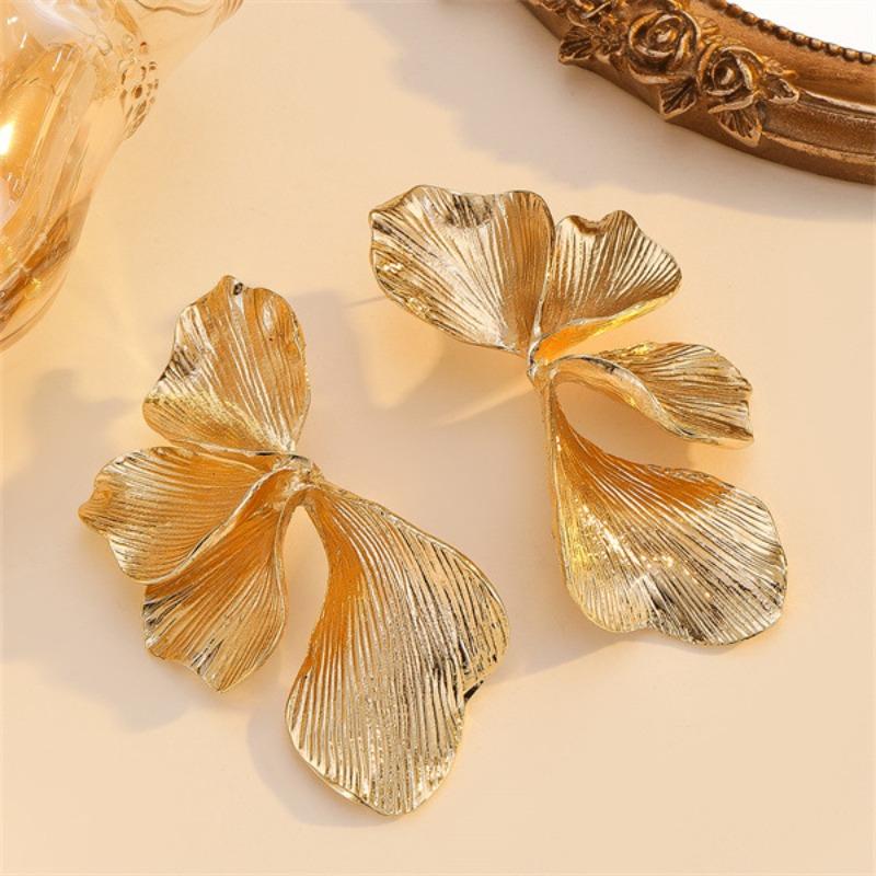 Luxury and Sophisticated Design Liquid Multi-layer Textured Petal Stud Earrings, A Unique and Versatile Style of Earrings.