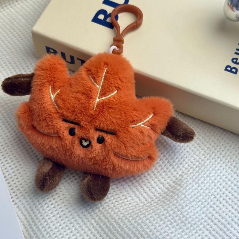 1Pcs Fun And Cute Small Maple Leaf Plush Keychain Couple Backpack Pendant Mock Leaf Doll Decoration Gift