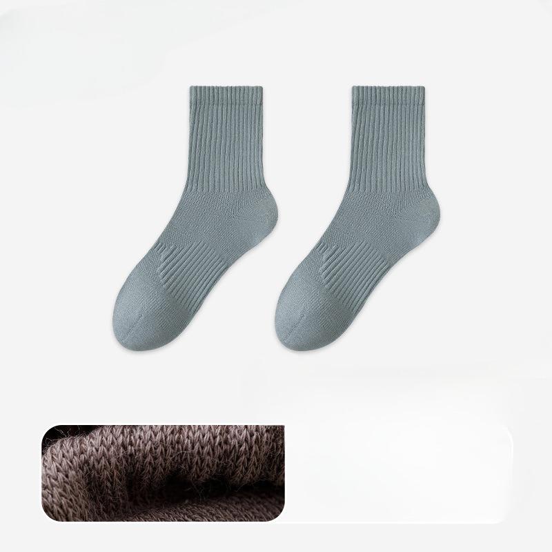 Male Spring and Autumn Leisure Sports Sweat Absorbing Antibacterial Deodorant Socks