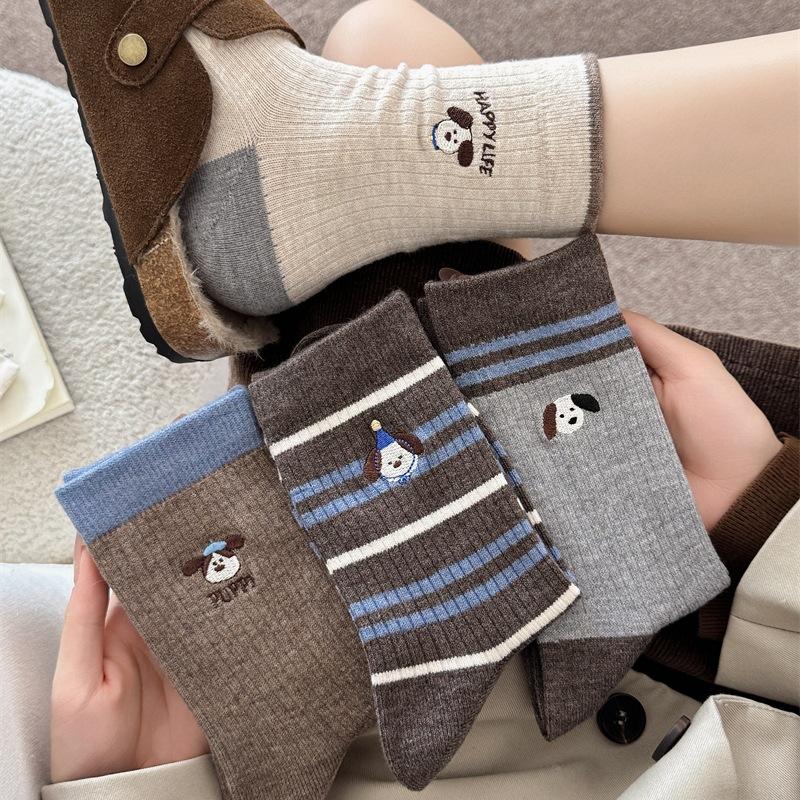 Ladies Autumn and Winter Warm Cartoon Embroidery Lovely Tube Pile Socks
