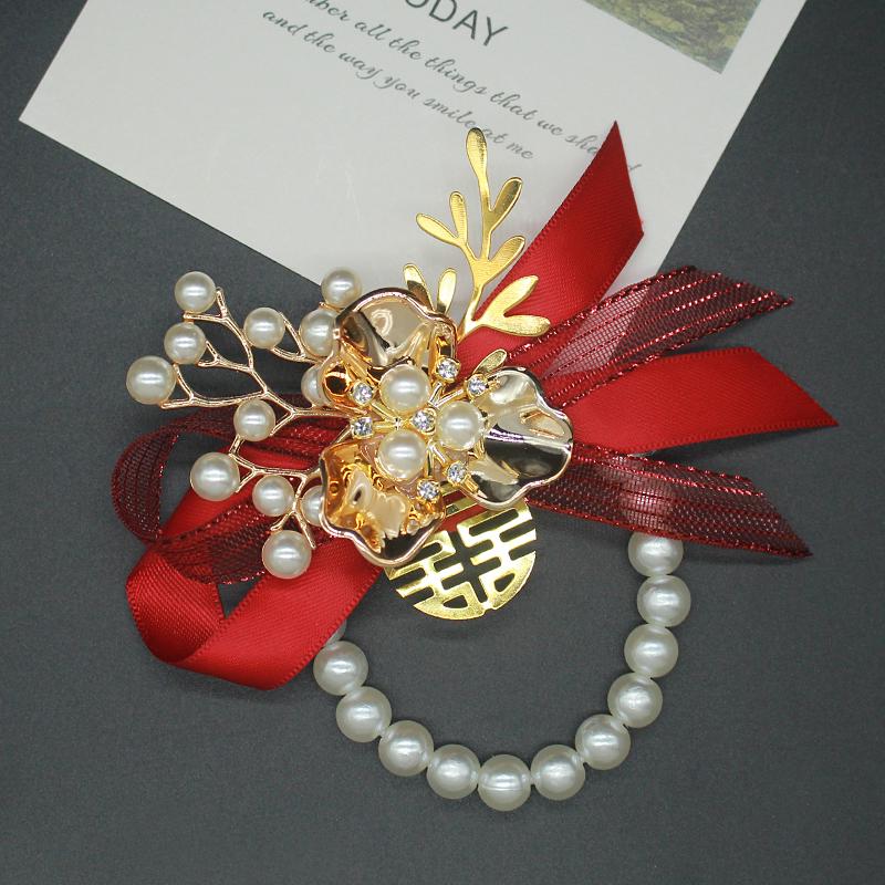 Полный свадебный набор бутоньерок и корсажей для невесты, жениха, родителей, шаферов, подружек невесты, сестер и братьев.