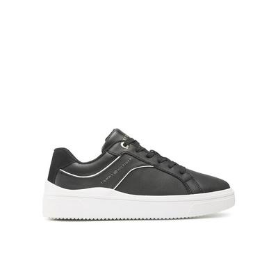Feminine Court Sneaker
