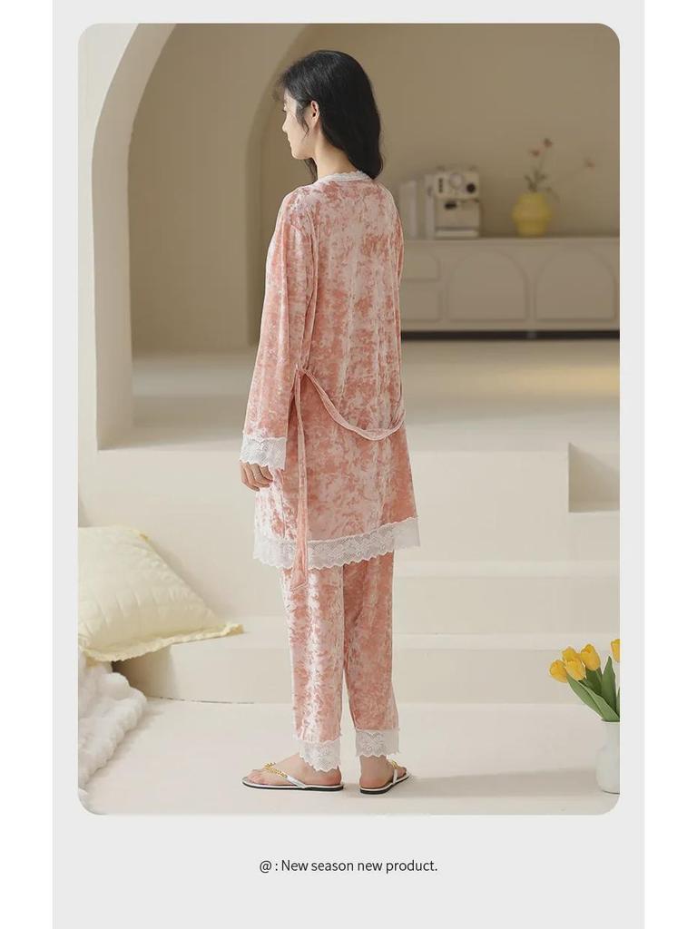 Damen Dreiteiliger Goldener Samt Pyjama Set – Spitze, Lange Ärmel, V-Ausschnitt, Sexy Herbst/Winter Homewear.