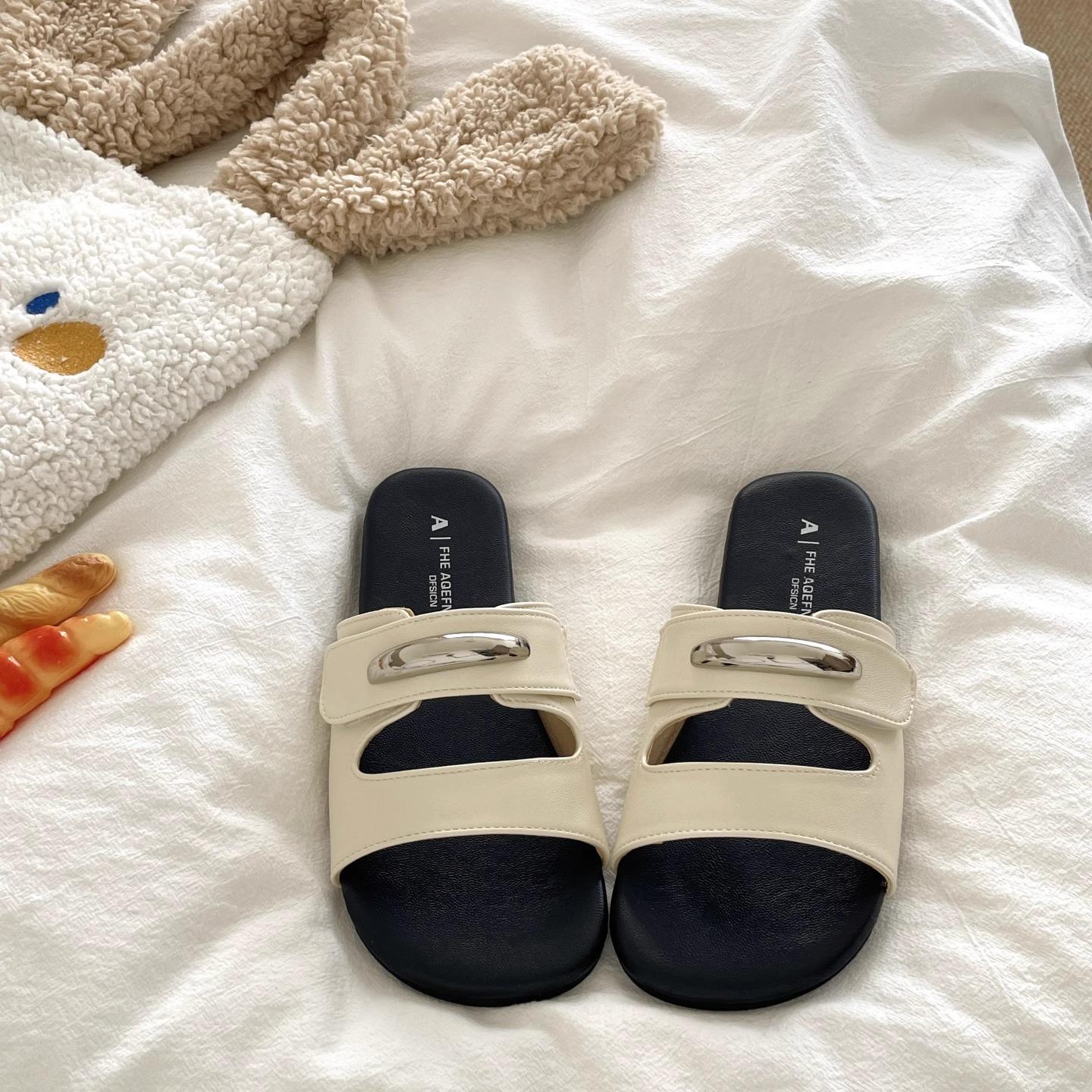 

French retro silver one-word drag women wear 2025 summer new lazy soft bottom fairy style with skirt sandals 40