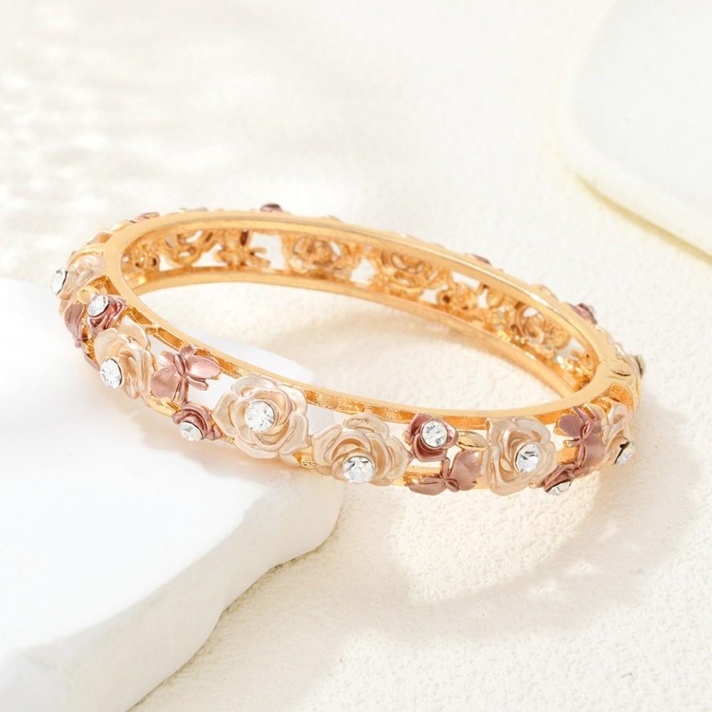 

Vintage Hollow Out Flower Bracelet Rhinestone Women s Wrist Jewelry Festival Gifts кофейный