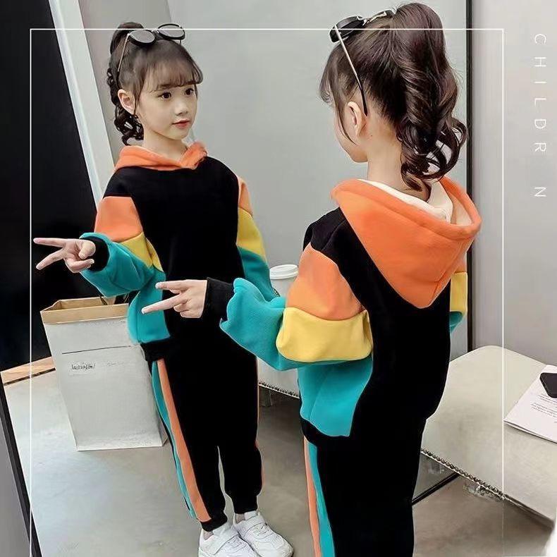 Plüschanzug für Mädchen: Trendiges Herbst-Winter 2025 Sweatshirt für mittlere und große Kinder.