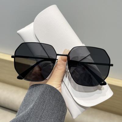 Fashion Women Sunglasses Women's Large Frame Square Sun Glasses Brand Designer Metal Eyeglasses UV400 Oculos De Sol