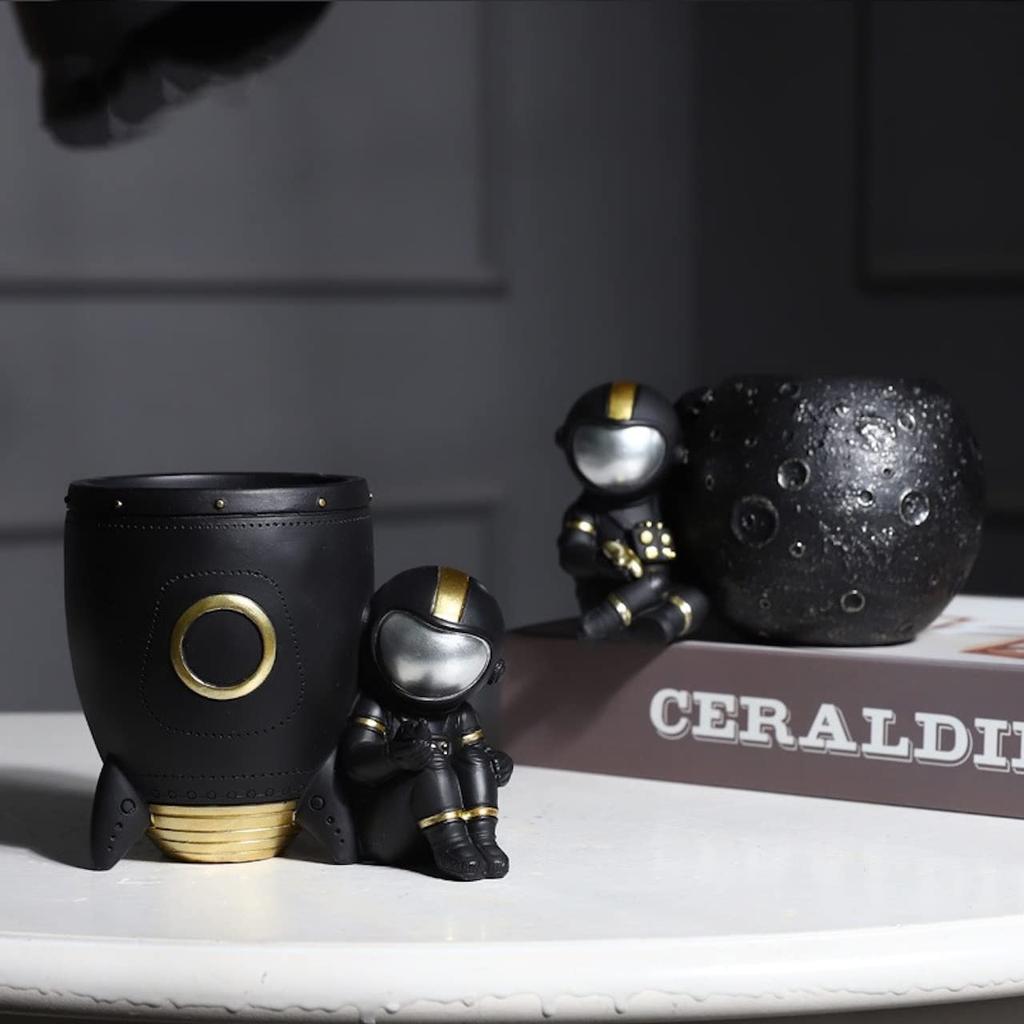 Queen-b Astronaut Pen Stand, Stylish and Cool Pen Holder, Desk Stand, Tabletop Storage for Stationery, Pencils, Writing Utensils, and Brushes, for