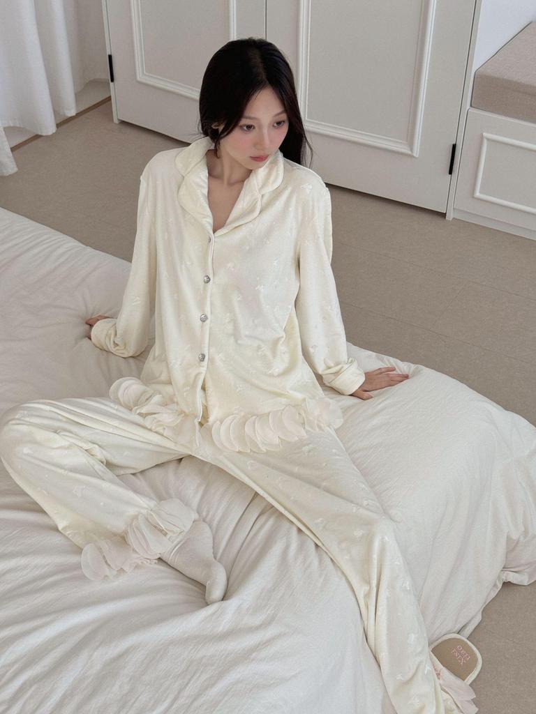 Butterfly Embossed Women's Fleece Pajamas - Autumn Collection Korean Style Simple Homewear Set