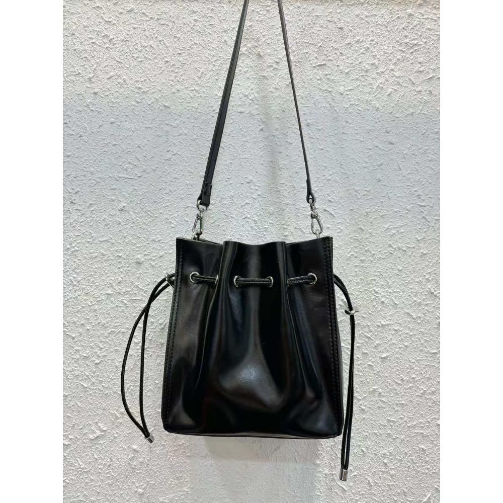 

Simple And Generous Large Capacity Canvas Bag Women s 2025 Casual Lightweight Single Shoulder Bag Korean Version Leisure Bucket Bag Messenger Bag 26x12x22 чёрный