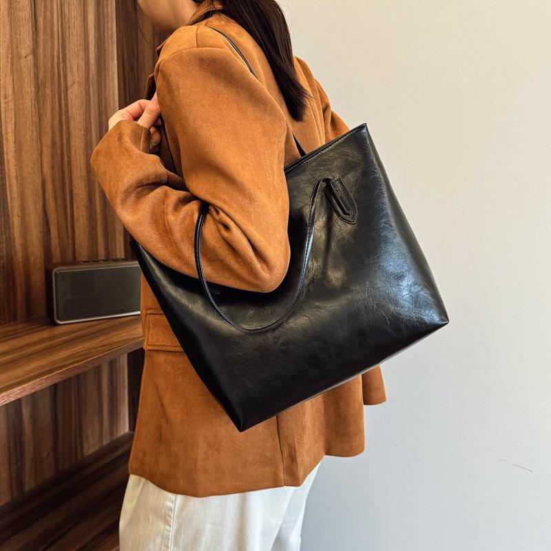 Trendy Street Style Medium Sized Pu Tote Bag Chic Shoulder Bag For Everyday Use