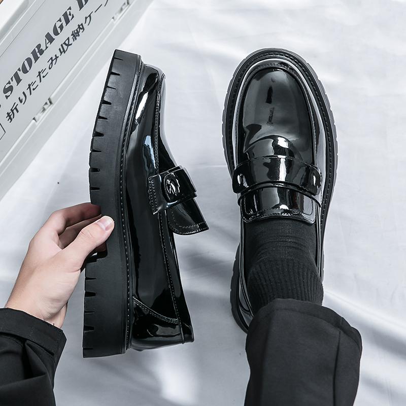 Fashion Handmade Leather Men Casual Shoes New Summer Driving Flats Fashion Style Male Loafers Outdoor Lazy Shoes Thick Bottom Moccasins