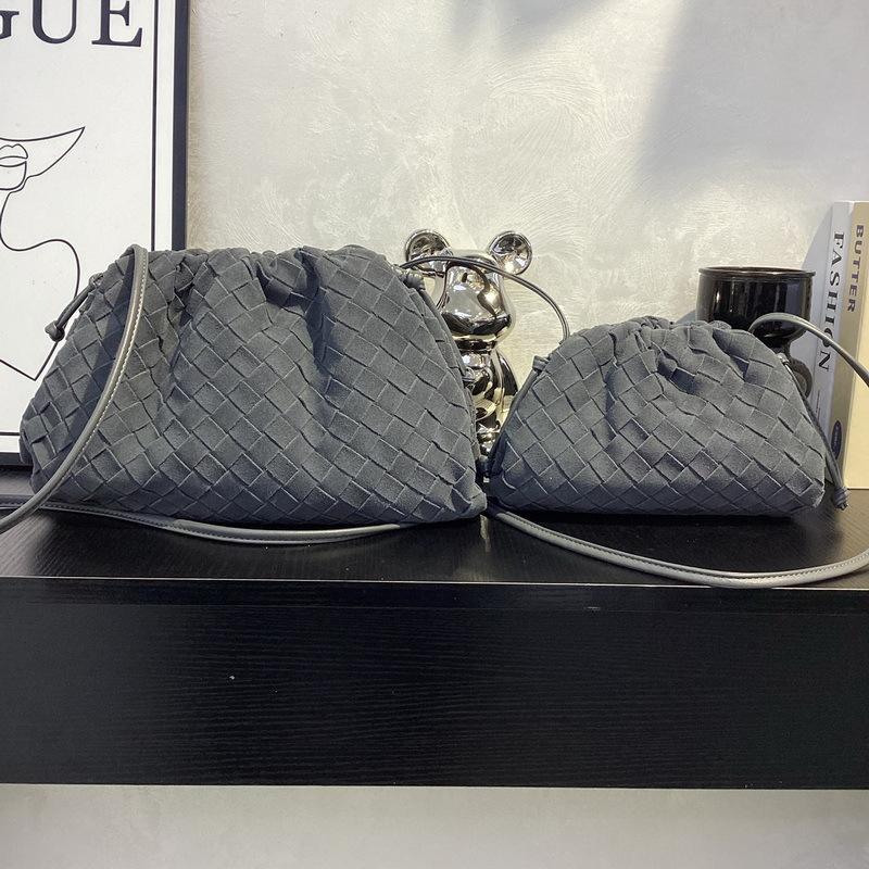 

2025 Новый Стиль Натуральная Кожа Женская Сумка Ручной Работы Плетение Кисточка Ручка Облако Сумка Большой Вместимости Универсальная Ручная Сумка Кроссбоди Small: 22x12x7cm темно-серого