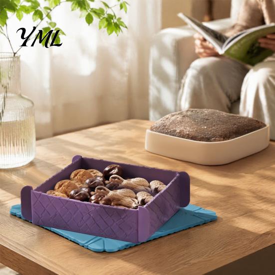 Waterproof Kitchen Accessory Foldable Silicone Magnetic Mat, Heat Resistant Hot Pad, Portable Table Mat Non-slip Trivet for Dining And Camping Picnic