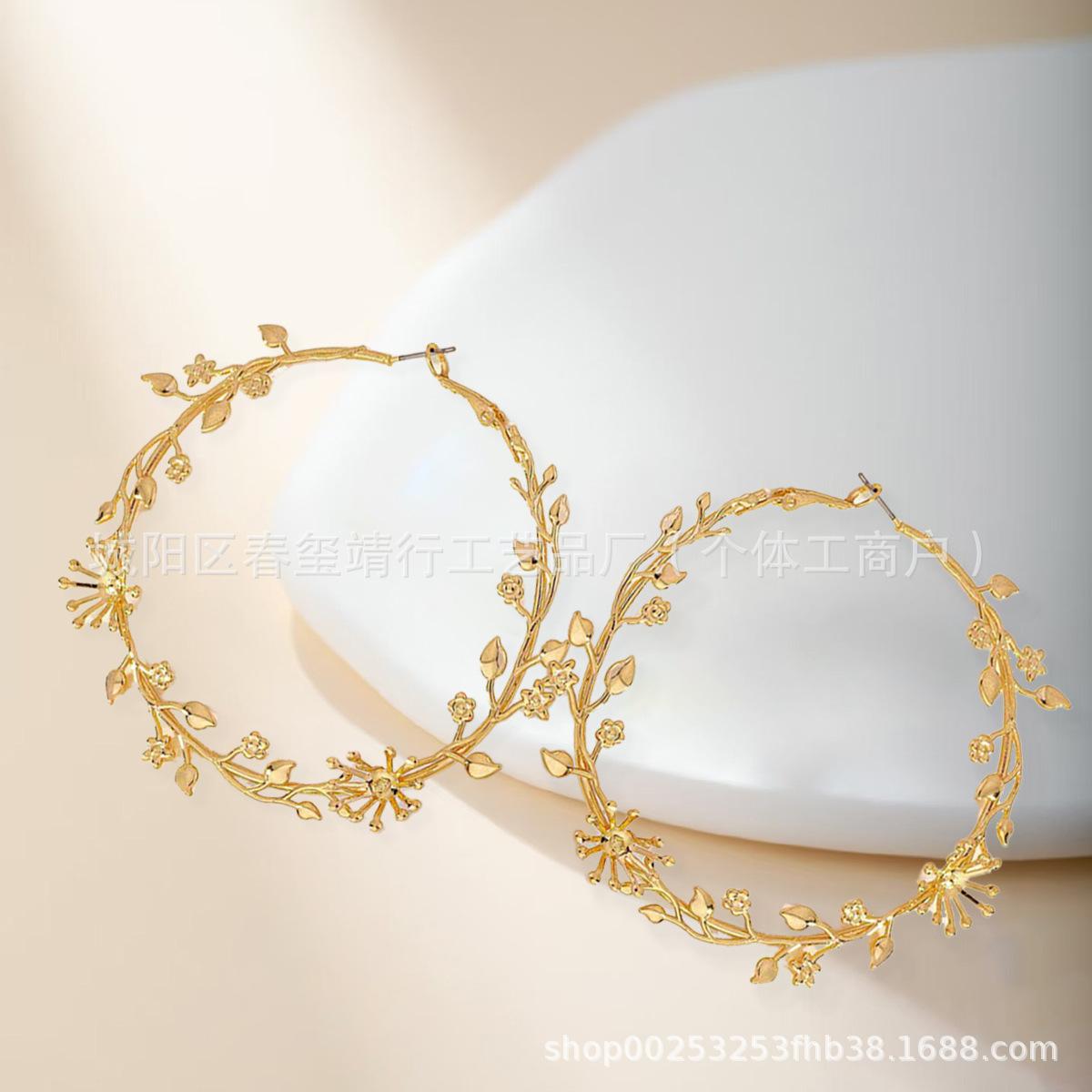 Thorns Rattan Rose Flower Stud Earrings High Sense Metal Hollow Gold Plated Earrings Ethnic Style