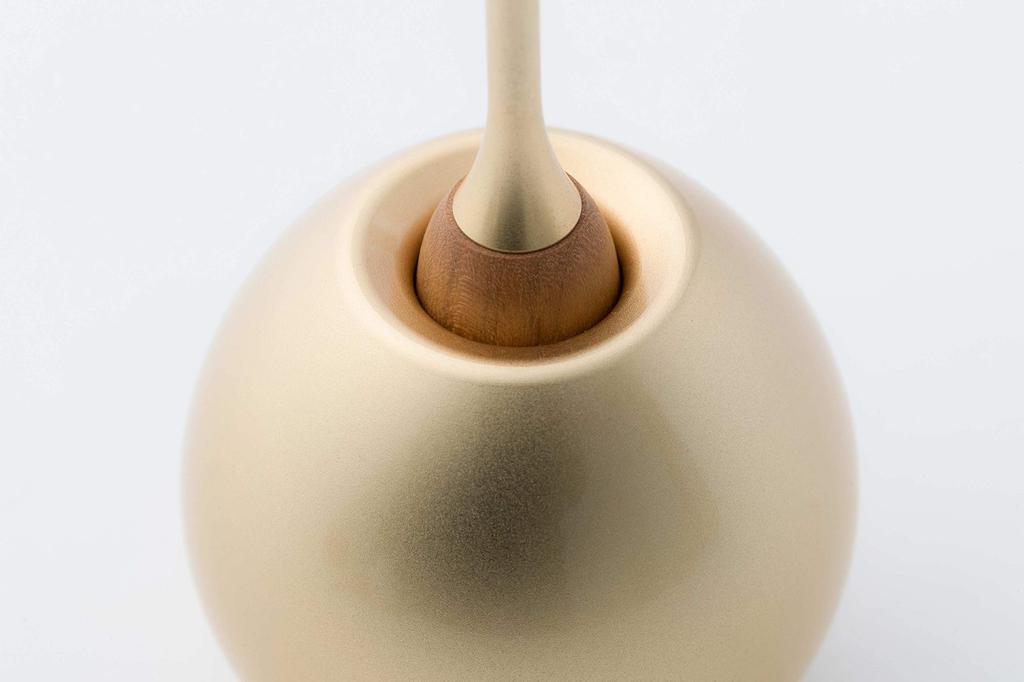 Sotto Cherin: A Buddhist Altar Accessory That Gently Fits Into Your Daily Life. Cherin Orin (gold)