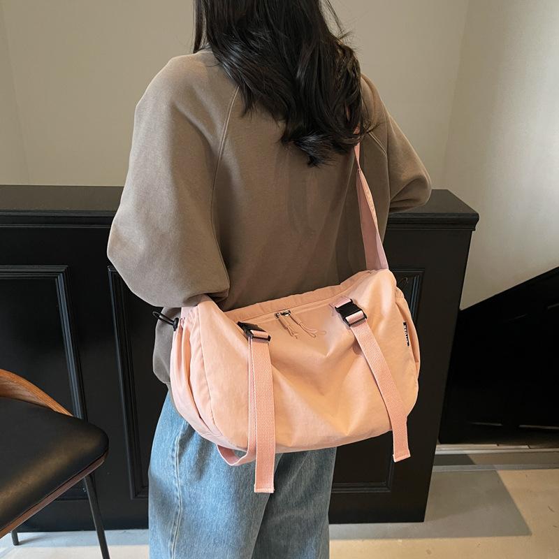 Stylish and Simple Niche Design Large Capacity Tote Bag Student Light Commute Fashion Casual Messenger Women's Bag