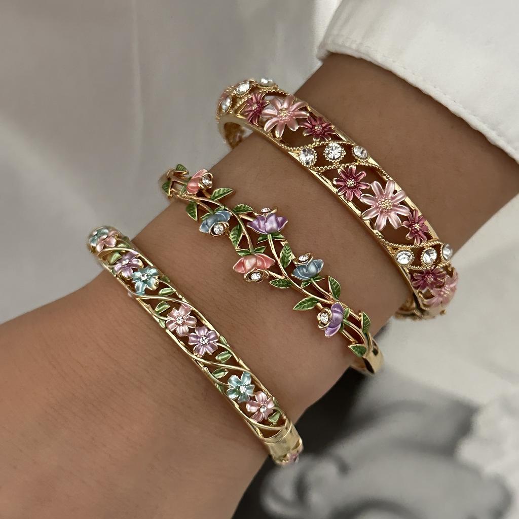 Romantic Vintage Enamel Flower Copper Bracelet for Women Cute Colorful Hollow Hand Ring Luxury Elegance Jewelry Gift