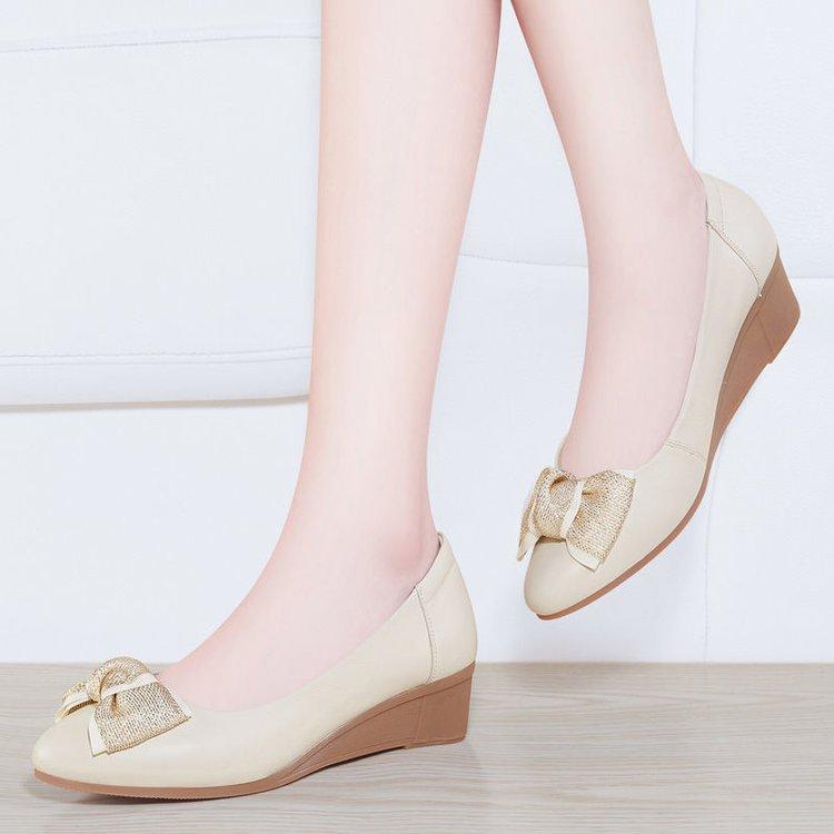 Soft leather mother shoes flat wedge heel non-slip women's shoes 2025 autumn new shallow casual bow women's single shoes