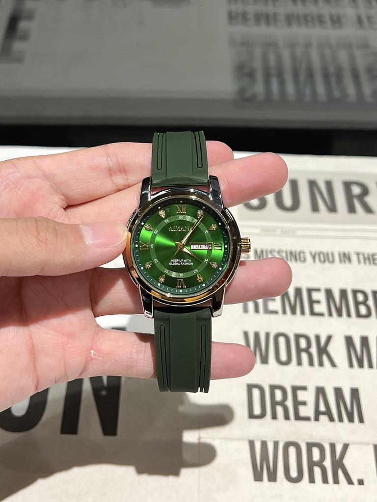 Daily Wearing Silicone Band Colorful Watch for Man and Women