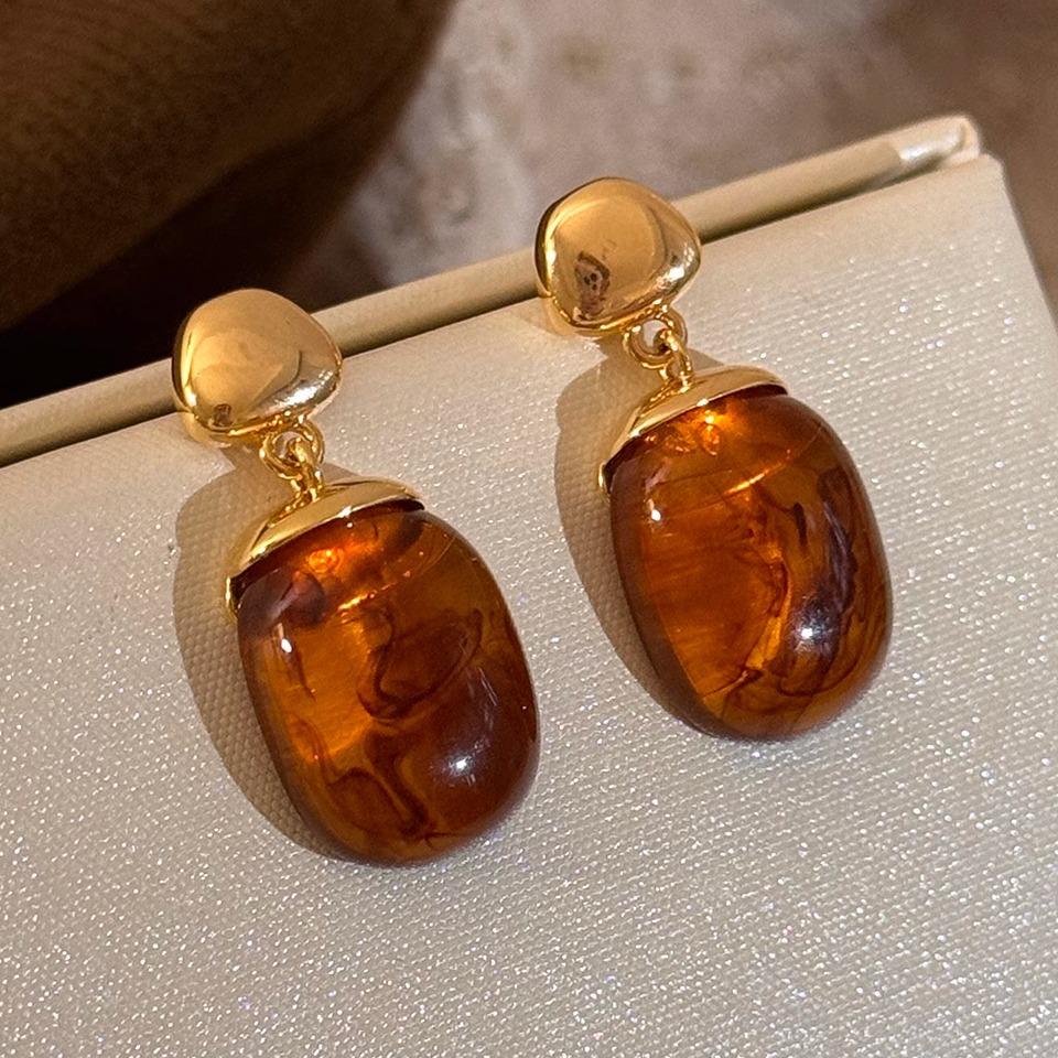 

Серьги-пусеты из смолы Smudge, серьги в стиле ретро-ниши Maillard, модные серьги с высоким чувством стиля, универсальные