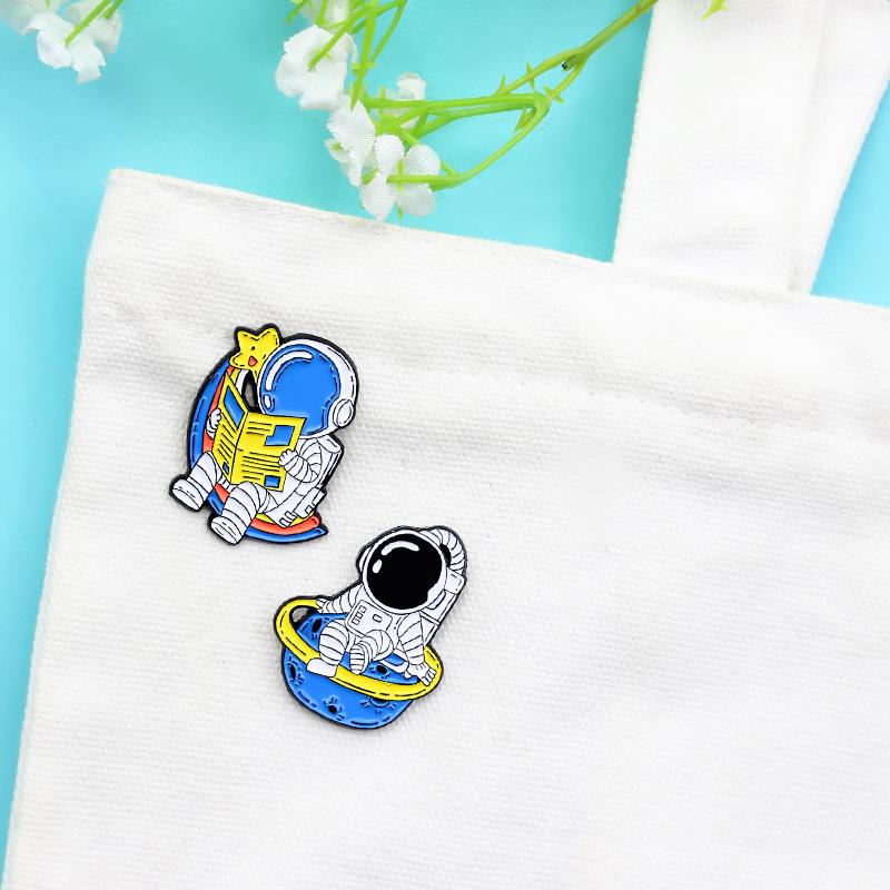 Trendy Cartoon Astronaut Space Exploration Brooch