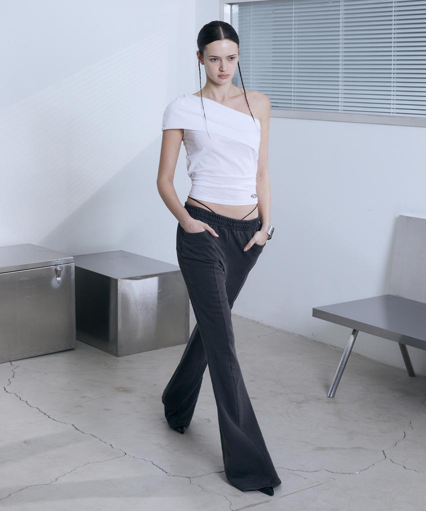 Bunteu Low-Rise String Bootcut Pants (Charcoal)