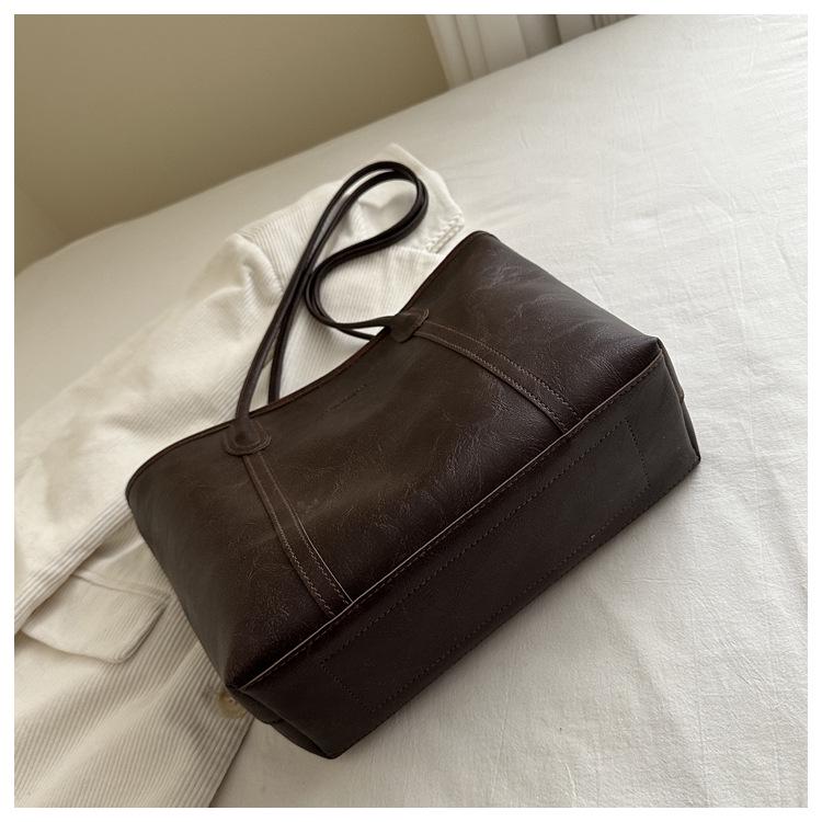 Versatile Retro Tote Bag - Large-Capacity Shoulder Bag for Commuting and Leisure, Korean Style