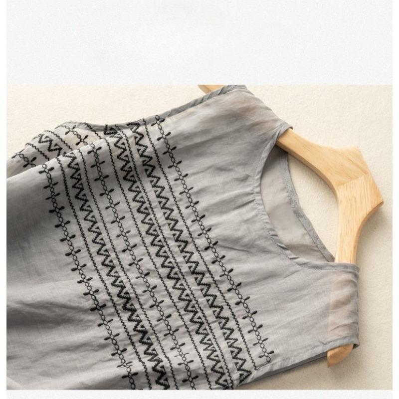 Summer Round Neck Undershirt Bohemian Geometric Embroidery Blouse Solid Color Vintage Ethnic Embroidery Tank