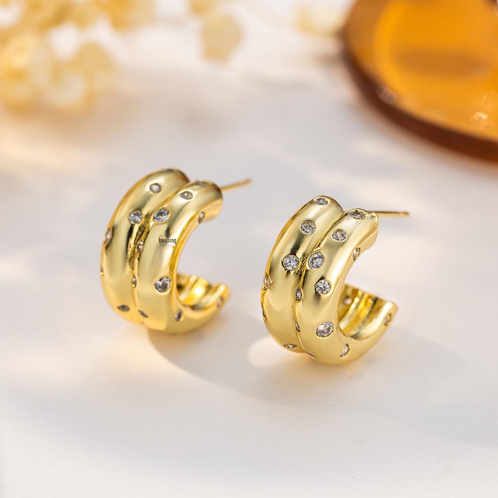 Diamond-Inlaid C-Shaped Metal Stud Earrings: Trendy, Luxurious Design for Women